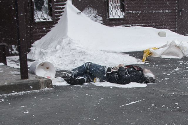В Оренбуржье мужчина насмерть замерз  на улице